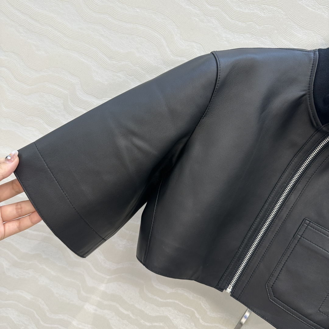 独家首发！高端原单❤️品质控衣橱必入！H顶级小羊皮，摩登复古短袖夹克小外套！顶级皮质超级细腻！极简主义立