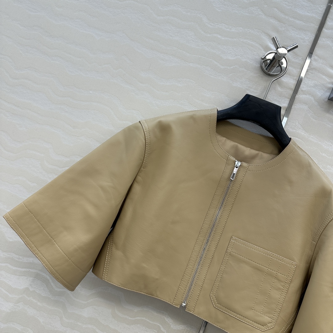独家首发！高端原单❤️品质控衣橱必入！H顶级小羊皮，摩登复古短袖夹克小外套！顶级皮质超级细腻！极简主义立