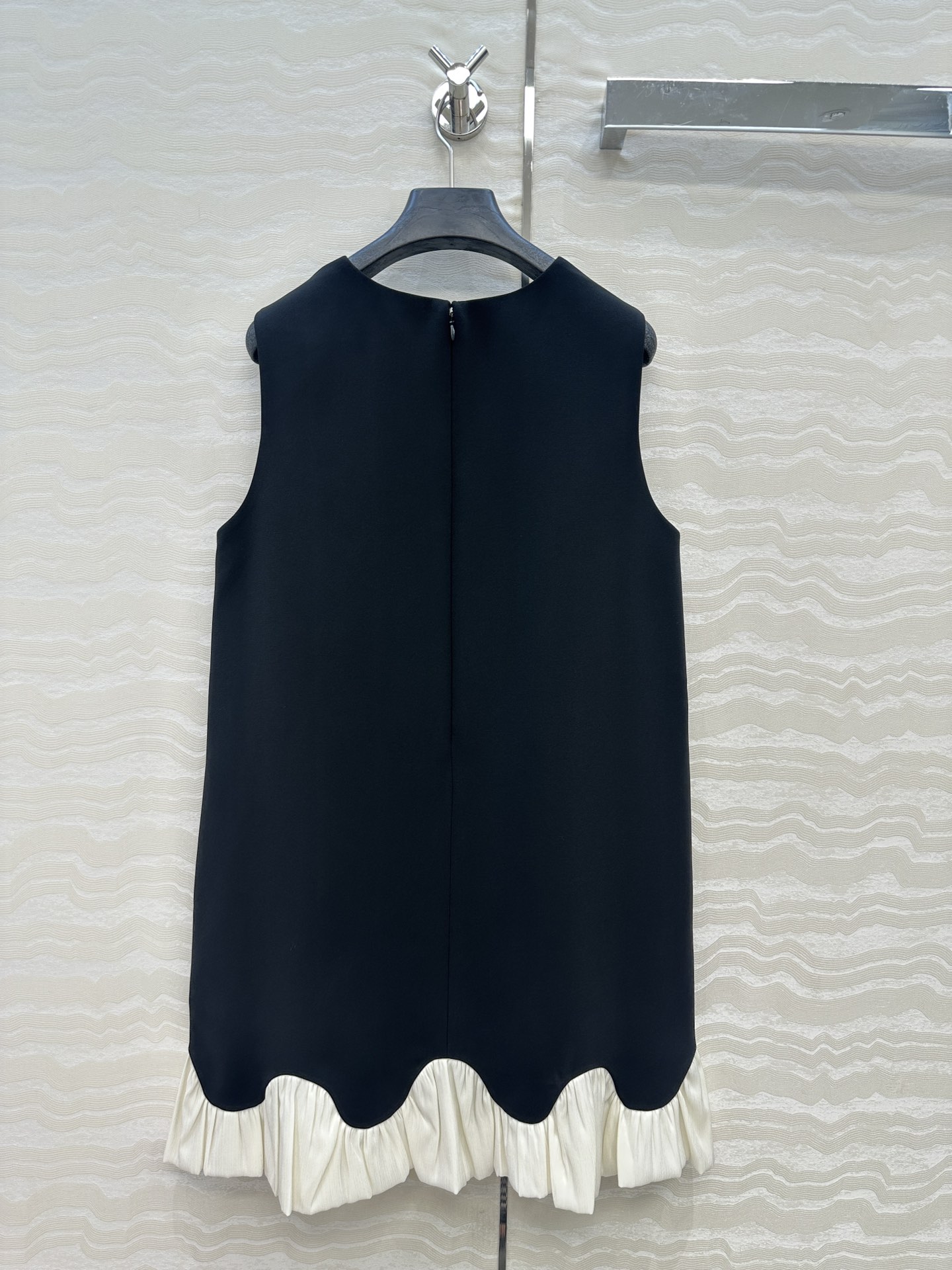 “High-Quality Row Wind Dress with Sarcasm Design and Luxurious Style” - 图片 9