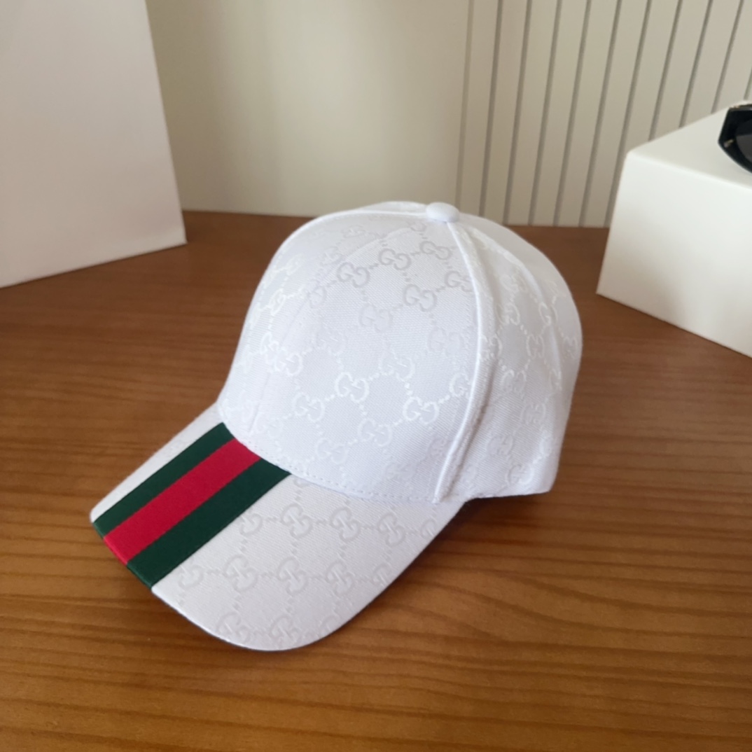GUCCI古奇 简约棒球帽，很潮！休闲运动款，经典制作，超级好搭衣服！