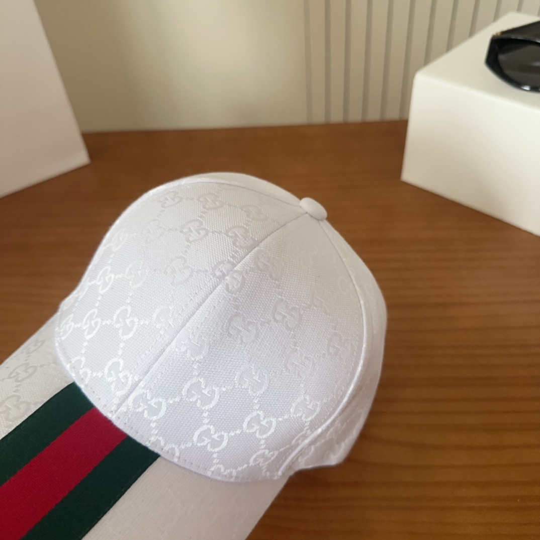GUCCI古奇 简约棒球帽，很潮！休闲运动款，经典制作，超级好搭衣服！