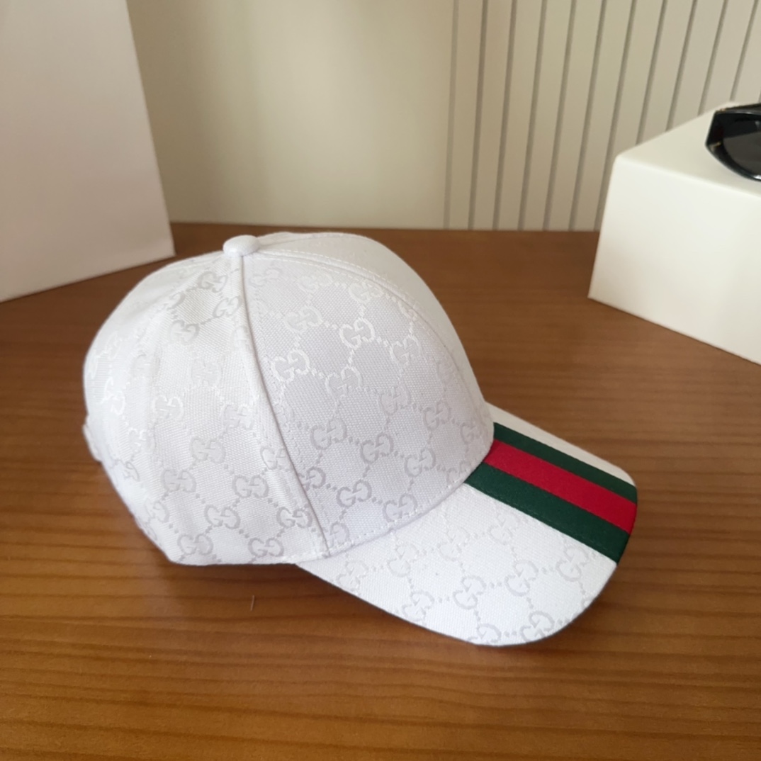 GUCCI古奇 简约棒球帽，很潮！休闲运动款，经典制作，超级好搭衣服！