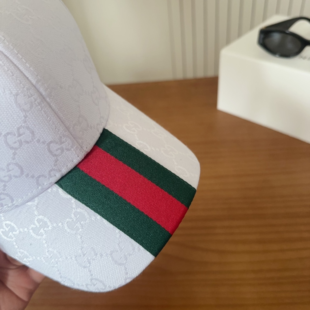 GUCCI古奇 简约棒球帽，很潮！休闲运动款，经典制作，超级好搭衣服！