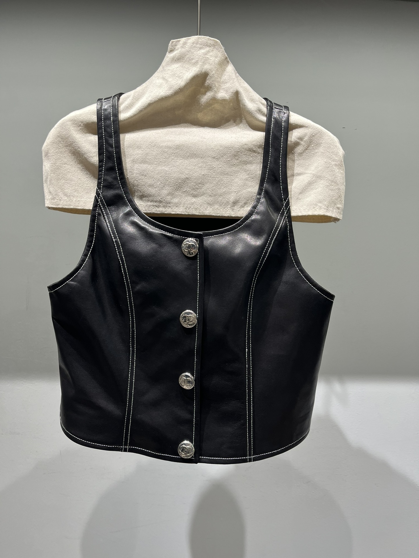 NO:873717,Small fragrant sheepskin tube top can be used as a small vest, original hardware and lining, Chanel-clothing, chanel, sheepskin,19860909小香羊皮抹胸可以当小马甲,原版五金和里布,香奈儿-服装,chanel,sheepskin,,Women's clothing