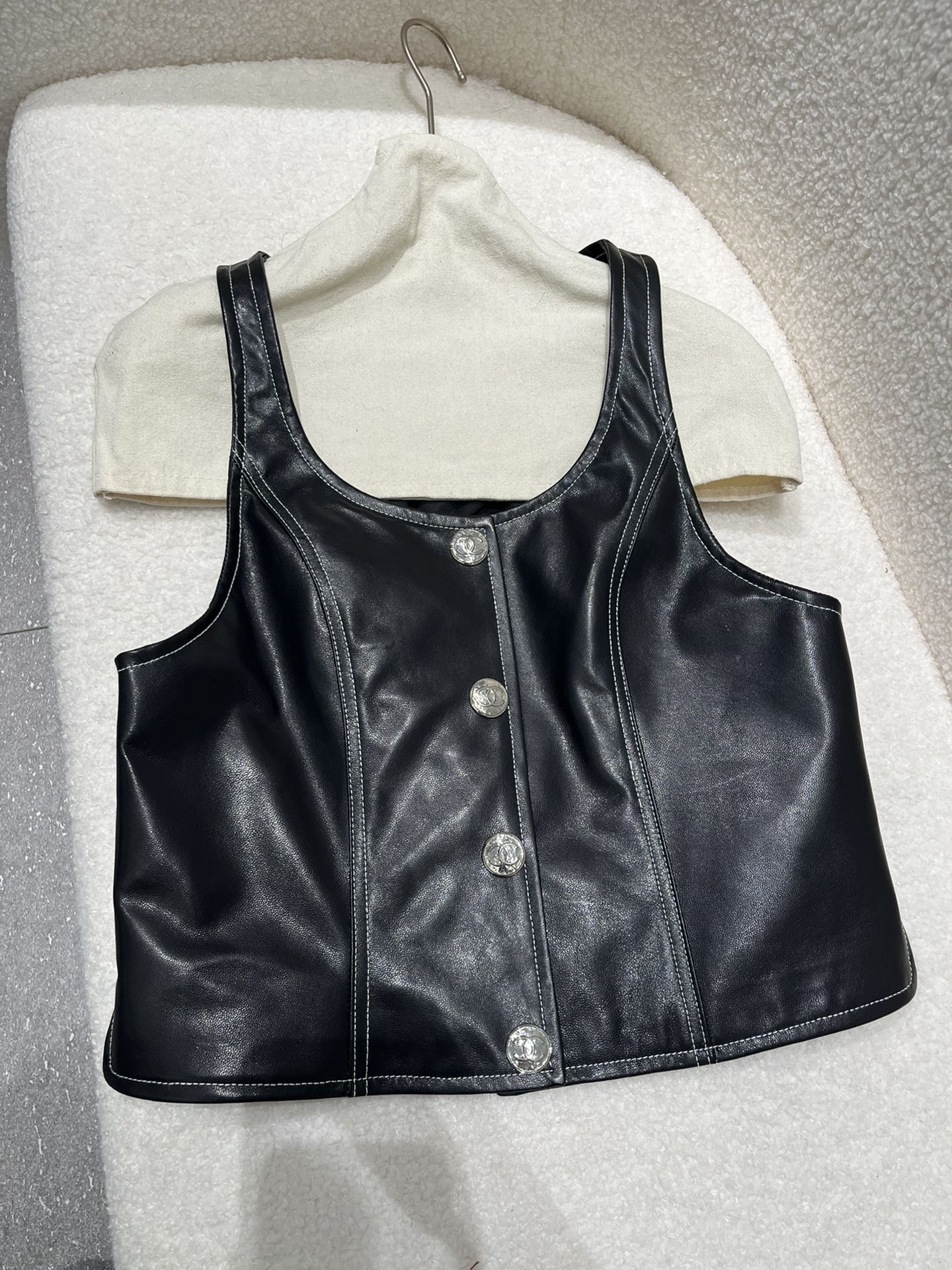 NO:873726,Size S-19860909尺寸S- Xxl,有点油蜡皮的感觉,版型偏挺括一点的,香奈儿-服装,chanel,,Women's clothing