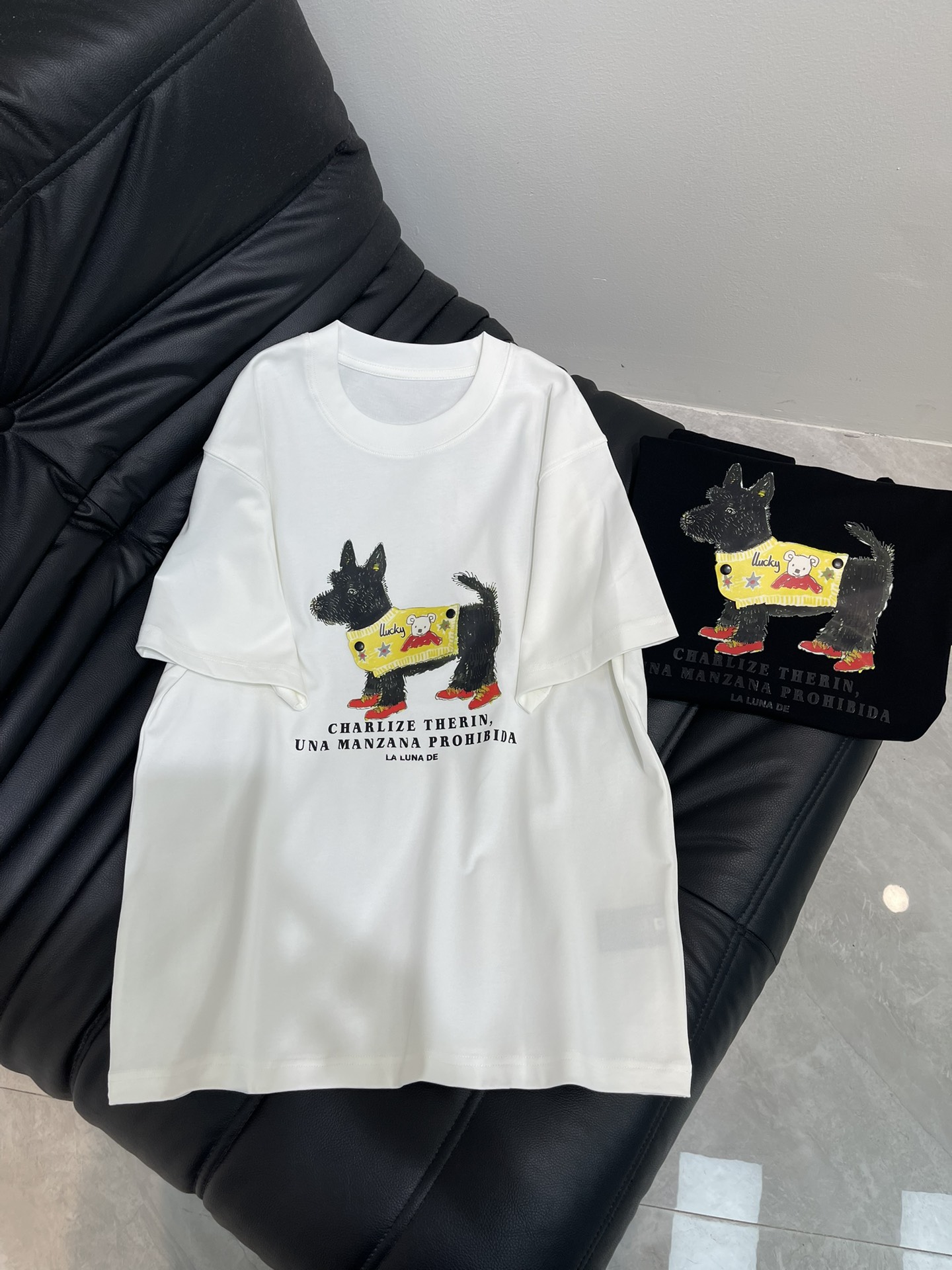 NO:454806,No standard/live broadcast style - Dachshund short-sleeved T-shirt with fabric 300g pure cotton double yarn!  Craft front dachshund dog print handmade nailed puppy clothes Os loose style same as men and women!  Black White SML, T-shirt,tees,t-shirt,alexander wang19860909无标/直播款-腊肠狗短袖T恤 面料300g纯棉双纱！ 工艺前幅腊肠狗印花手工钉小狗衣服 Os宽松版型 男女同款！ 黑色 白色 SML,,T-shirt,tees，t-shirt,alexander wang,Women's clothing