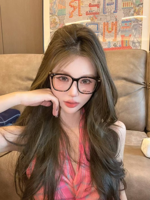 Miu Miu VMU62ZS Eyeglasses - Stylish and Comfortable Square Frame 1 Miu Miu VMU62ZS Eyeglasses - Stylish and Comfortable Square Frame
