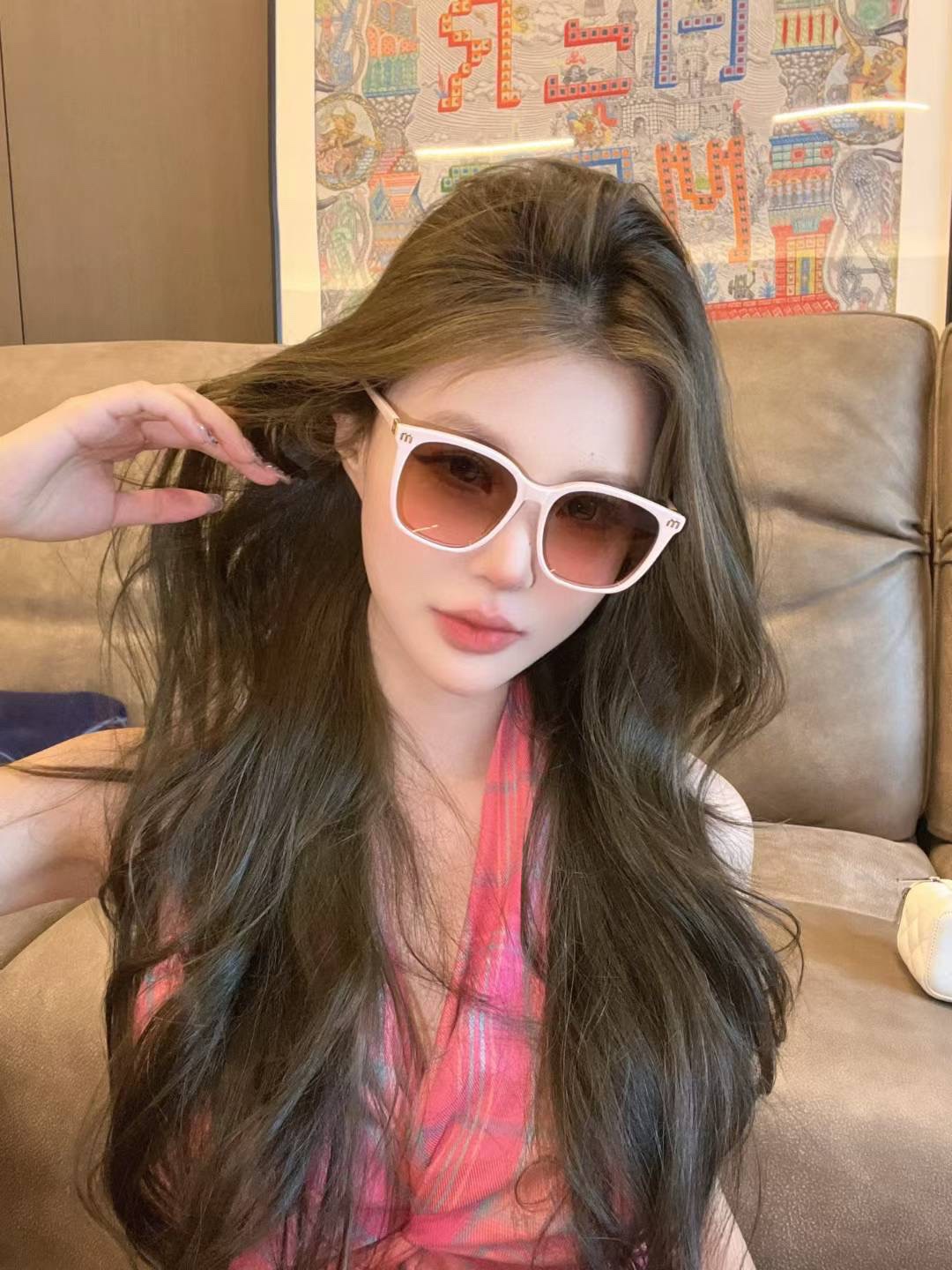 Miu Miu VMU62ZS Pink Cat-Eye Sunglasses Women Stylish Designer Shades