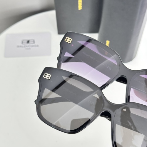 Balenciaga BB0389S Black Frame Fashion Sunglasses, 65-13-145 Size 1 Balenciaga BB0389S Black Frame Fashion Sunglasses, 65-13-145 Size