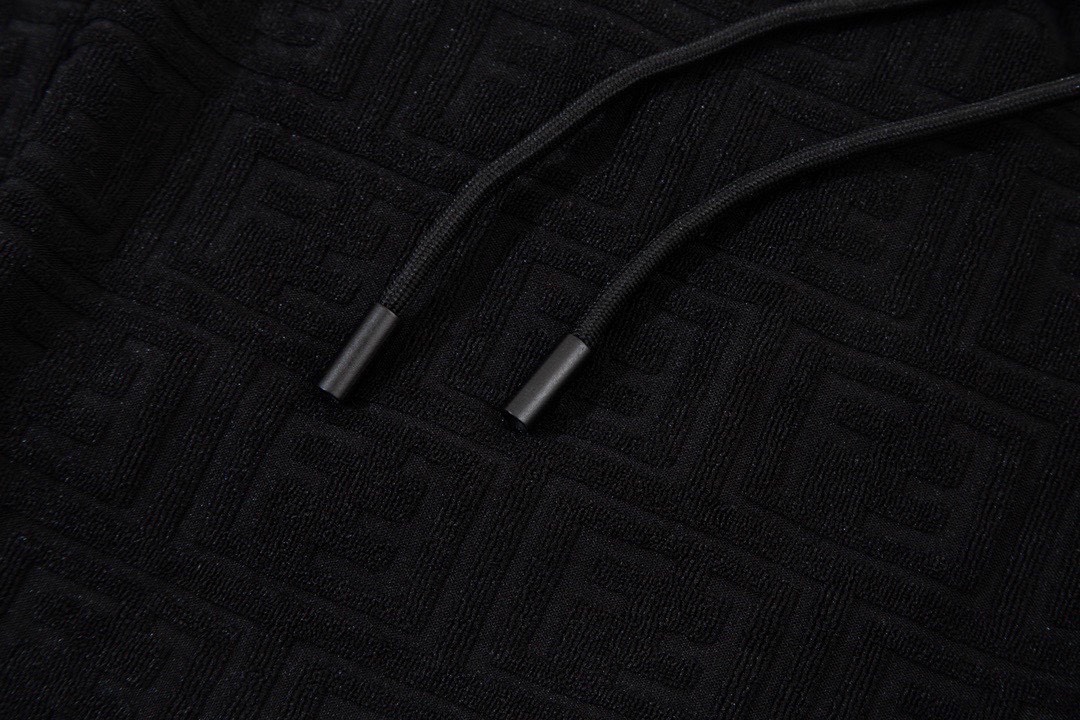 芬迪/Fendi 夏季新款 双F纹毛巾面料提花休闲短裤 黑色/白色