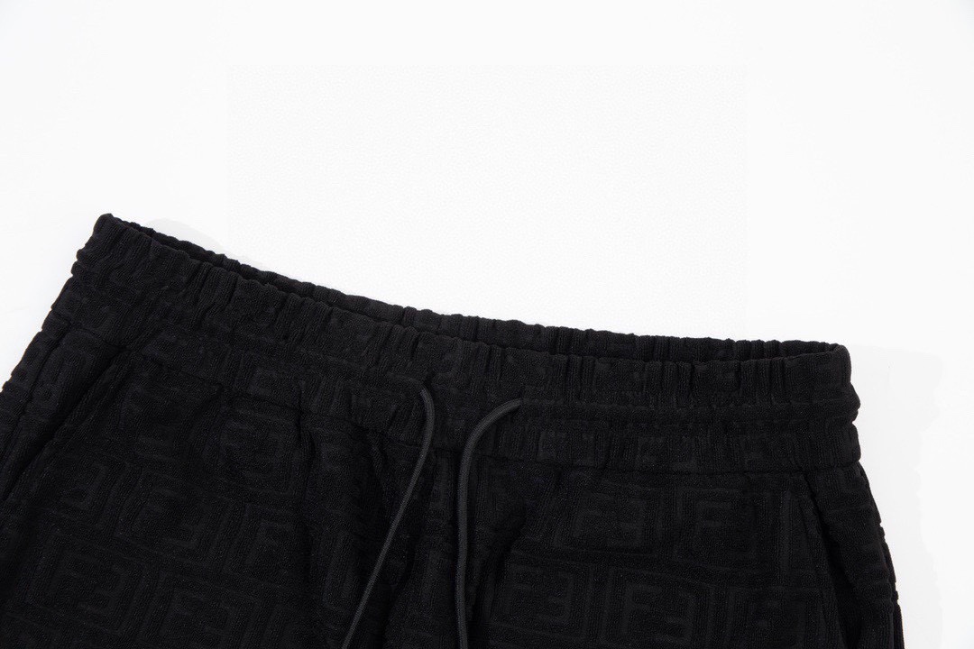 芬迪/Fendi 夏季新款 双F纹毛巾面料提花休闲短裤 黑色/白色