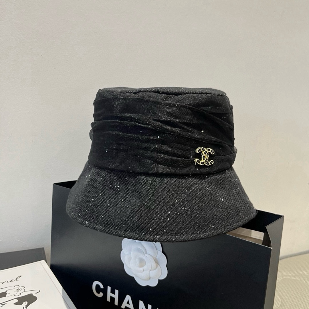 NO:358757,Chanel's new sun-visible fisherman hat, UV-proof cloth hat, foldable head circumference 57cm hat, straw hat, fisherman hat, baseball hat, hat, chanel, espadrilles, hats香奈儿新款遮阳渔夫帽、防紫外线布帽,可折叠头围57cm帽子草帽渔夫帽棒球帽,帽子,chanel,espadrilles,hats,hat