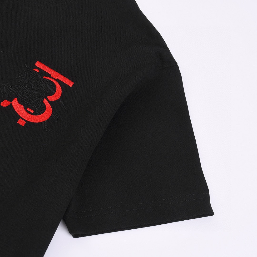 巴宝莉/Burberry 夏季新款 经典刺绣立体战马圆领短袖T恤 白色/黑色