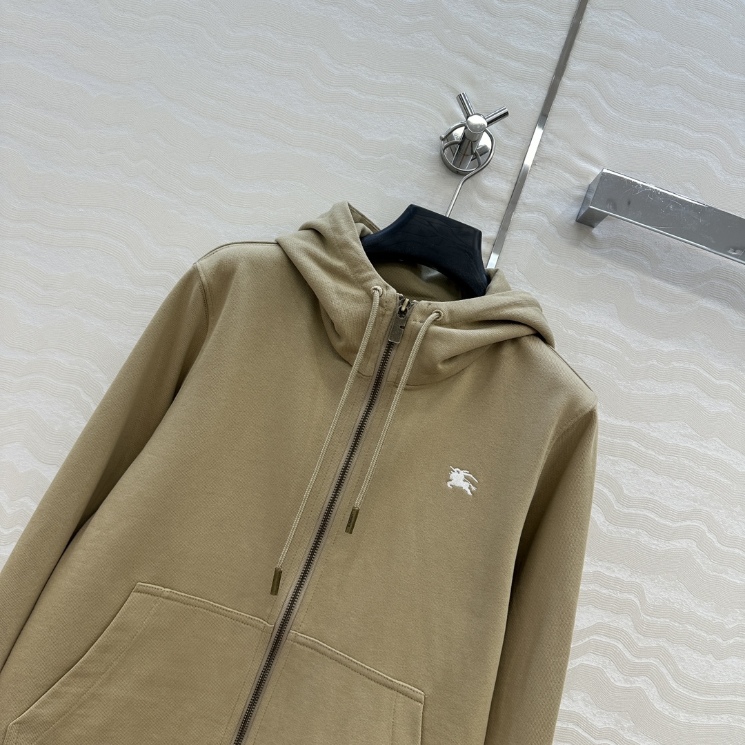 独家首发❤️爆单推荐！B家休闲穿搭！时髦风气质单品！立体刺绣战马连帽卫衣外套！可甜可盐气质减龄少女风，连