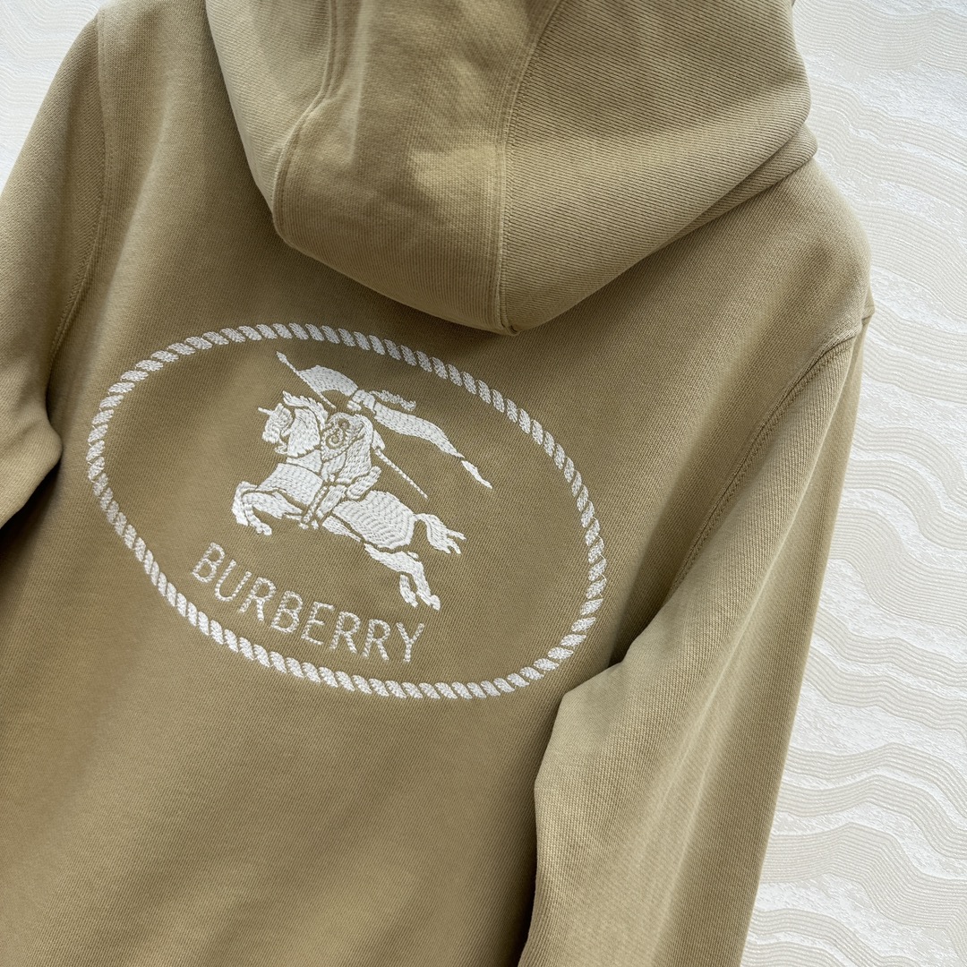 独家首发❤️爆单推荐！B家休闲穿搭！时髦风气质单品！立体刺绣战马连帽卫衣外套！可甜可盐气质减龄少女风，连