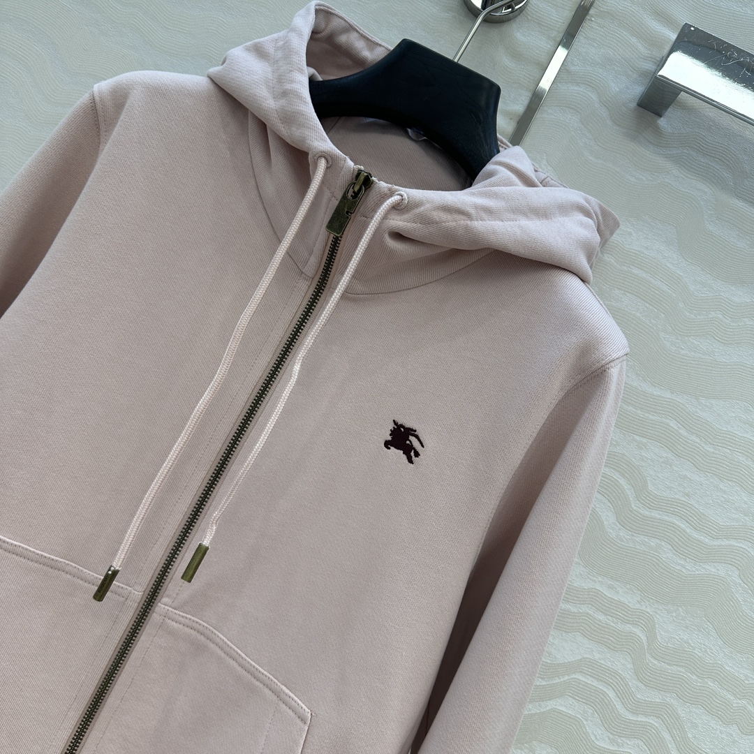 独家首发❤️爆单推荐！B家休闲穿搭！时髦风气质单品！立体刺绣战马连帽卫衣外套！可甜可盐气质减龄少女风，连