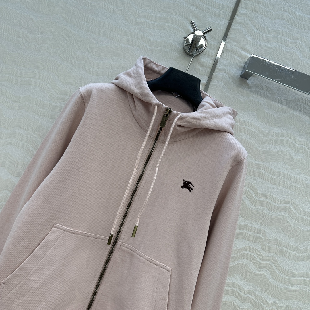 独家首发❤️爆单推荐！B家休闲穿搭！时髦风气质单品！立体刺绣战马连帽卫衣外套！可甜可盐气质减龄少女风，连