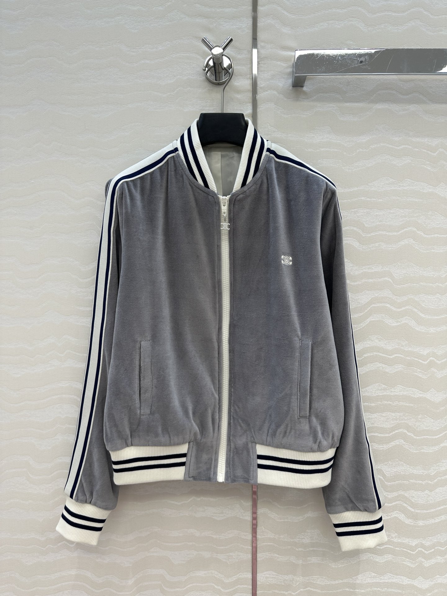 独家首发❤️原单品质。CE棒球🥎女孩气质穿搭❤️时髦有态度的运动夹克外套！定制色织纯棉天鹅绒面料质感轨糯