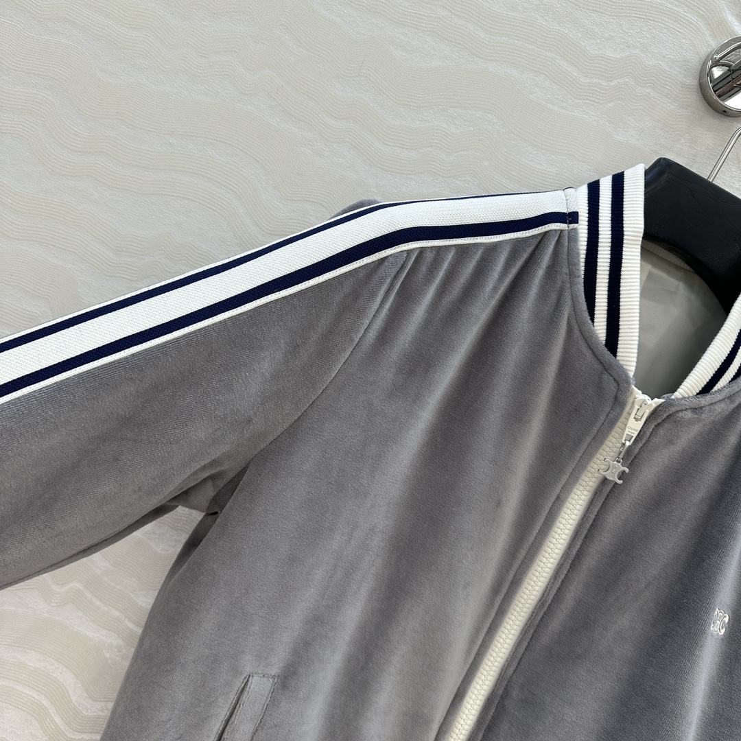 独家首发❤️原单品质。CE棒球🥎女孩气质穿搭❤️时髦有态度的运动夹克外套！定制色织纯棉天鹅绒面料质感轨糯