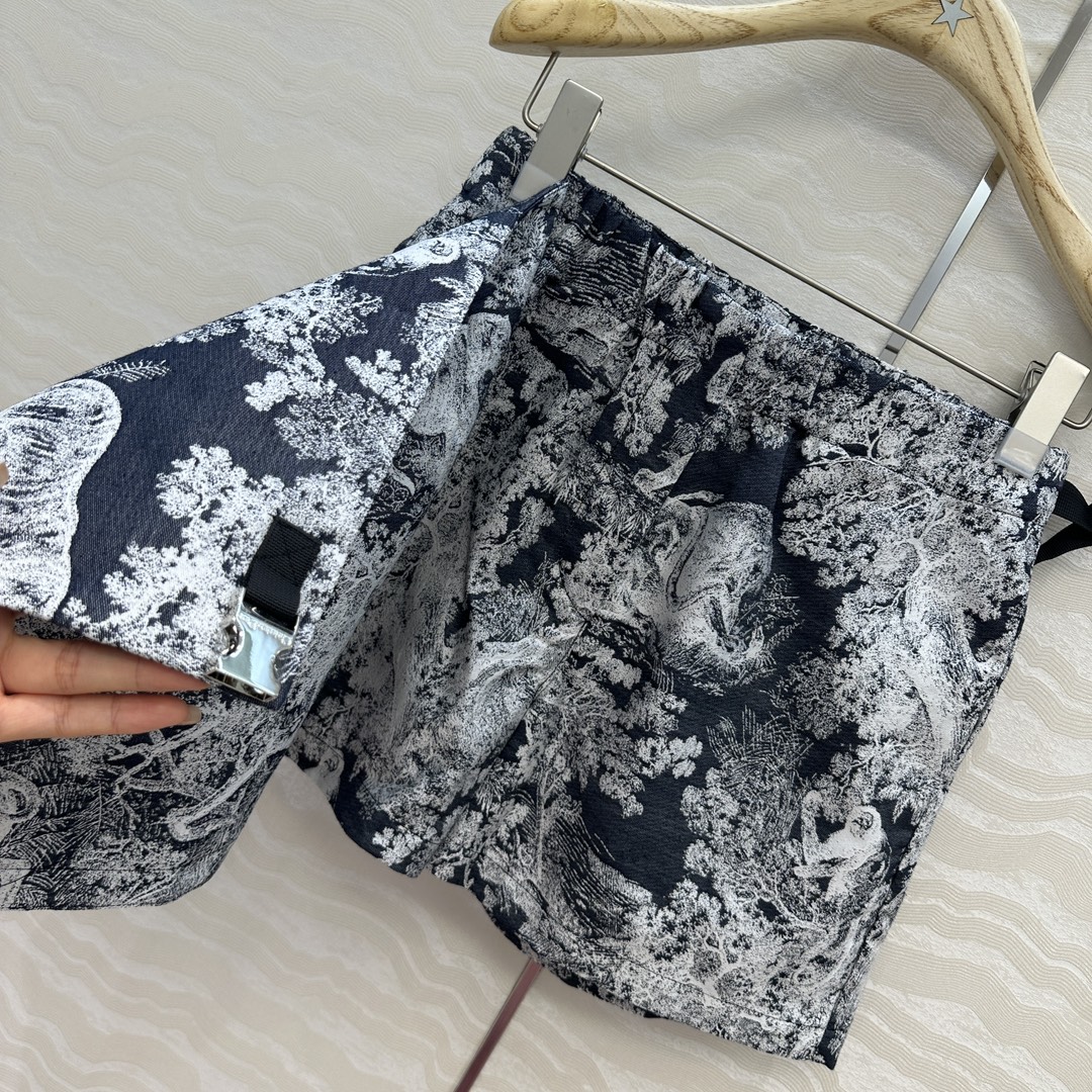 独家首发❤️原单品质💕Miss D 25早秋度假新品，茹伊动物丛林系列定制提花塔夫绸提花面料！经典松紧腰