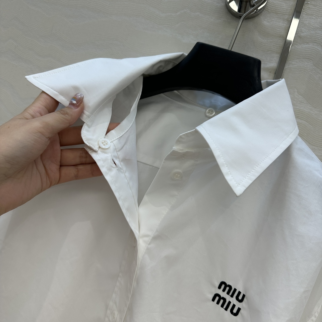 独家首发❤️原单品质🌸miu系少女穿搭！知性分子学院风衬衫。可拆卸翻领袖口设计！H小短款甜酷兼备减龄穿搭