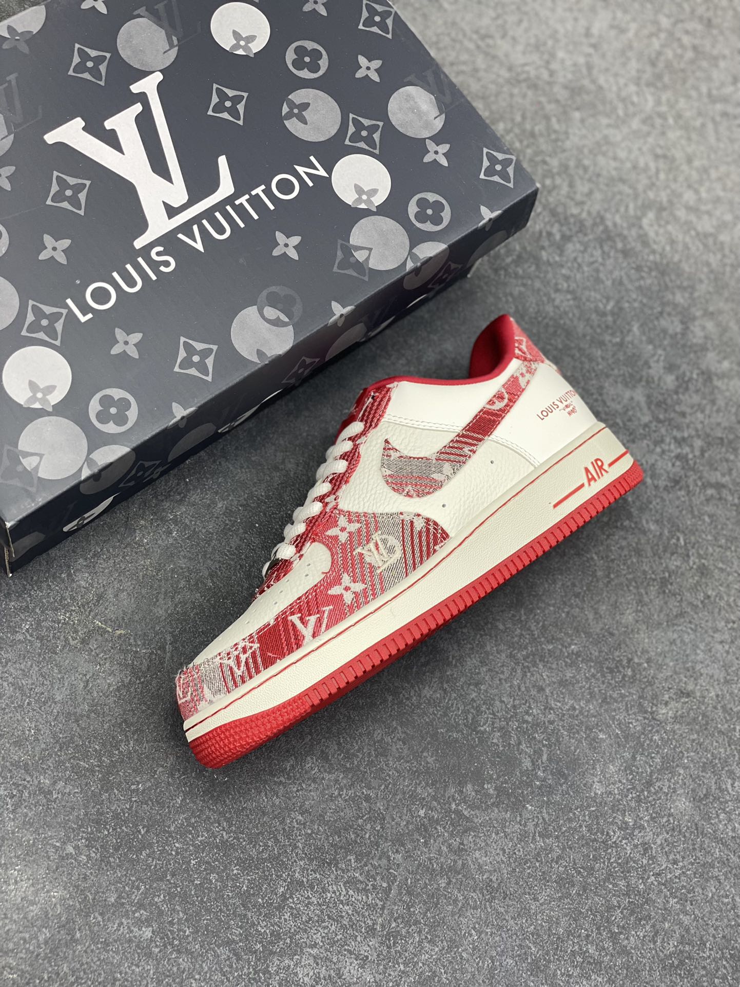 图片[7]-NIke Air Force 1 \’07 Low LV联名-灰红牛仔 空军一号低帮 运动鞋 休闲鞋 折边针车 工艺难度大 3M反光 原楦头原纸板 原装鞋盒 定制五金配件 内置全掌气垫 原厂鞋底 货号：SC9207-541 尺码：36 36.5 37.5 38 38.5 39 40 40.5 41 42 42.5 43 44 44.5 45-选品中心