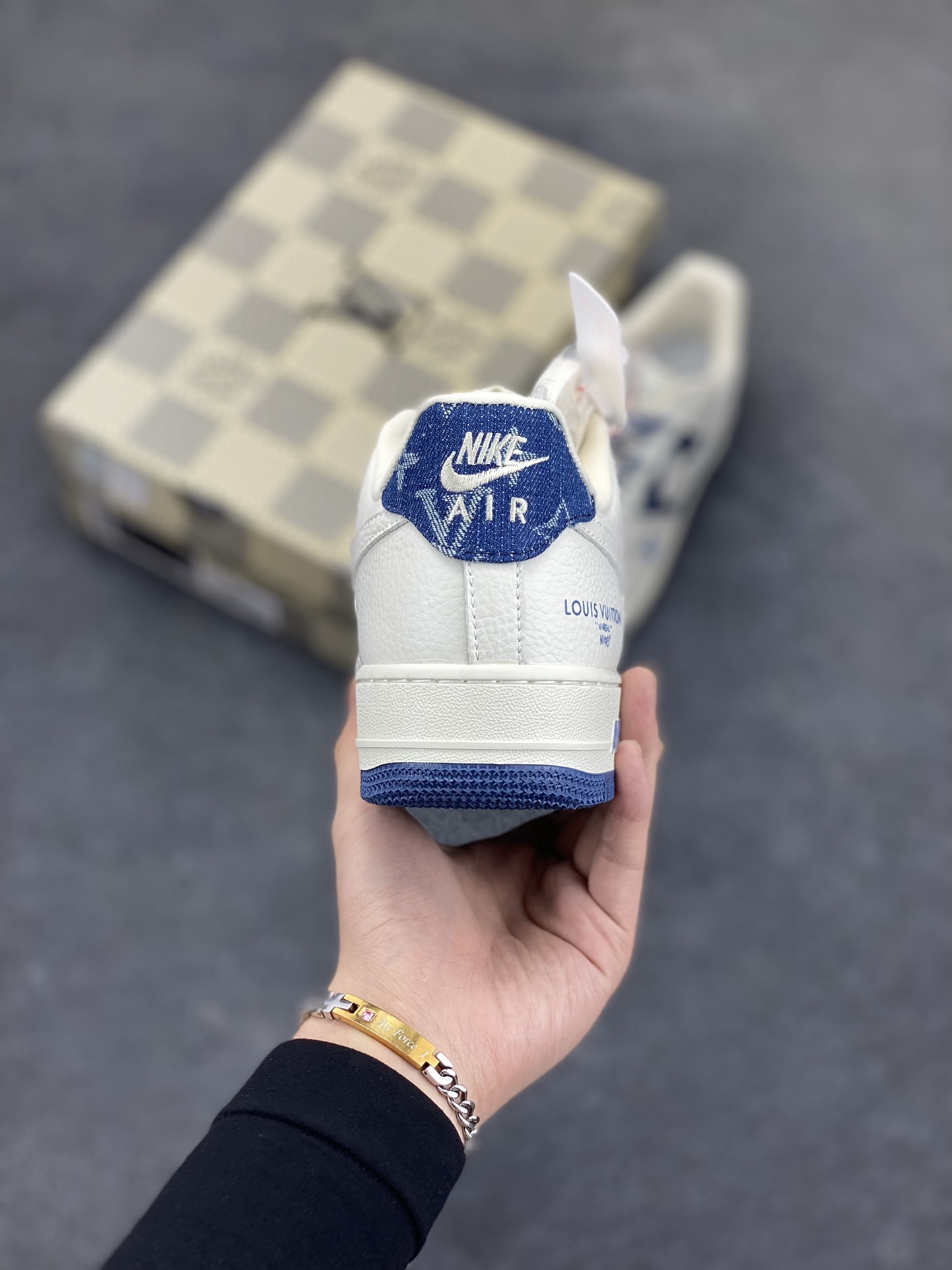 图片[4]-NIke Air Force 1 \’07 Low LV联名-白蓝牛仔 空军一号低帮 运动鞋 休闲鞋 折边针车 工艺难度大 原楦头原纸板 原装鞋盒 定制五金配件 内置全掌气垫 原厂鞋底 货号：SC9207-536 尺码：36 36.5 37.5 38 38.5 39 40 40.5 41 42 42.5 43 44 44.5 45-选品中心