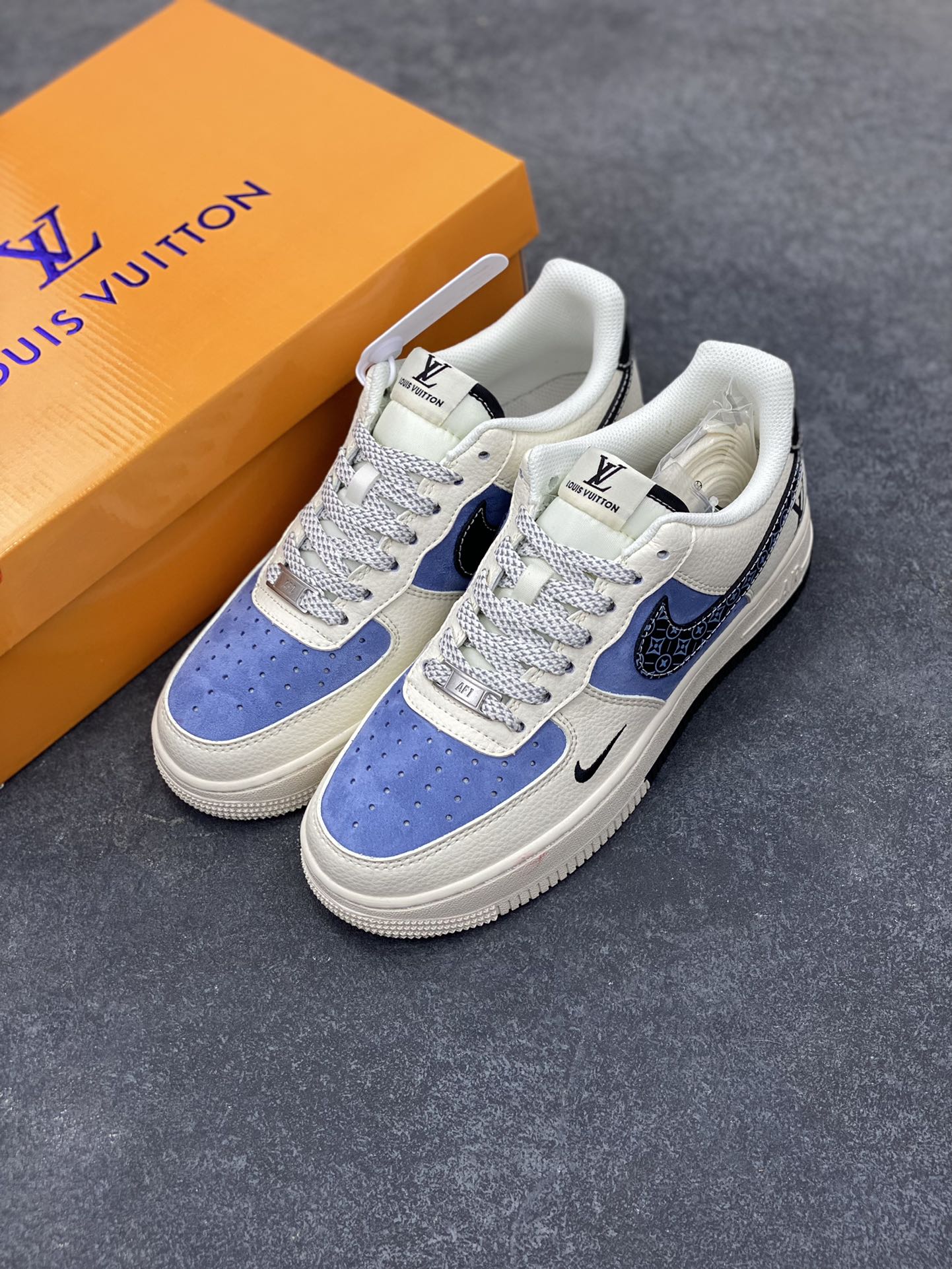 图片[8]-NIke Air Force 1 \’07 Low “LV联名——米白蓝黑”空军一号 低帮 运动鞋 休闲鞋 折边针车 工艺难度大 原楦头原纸板 原装鞋盒 定制五金配件 内置全掌气垫 原厂鞋底 货号：HS8068-049 尺码：36 36.5 37.5 38 38.5 39 40 40.5 41 42 42.5 43 44 44.5 45-选品中心