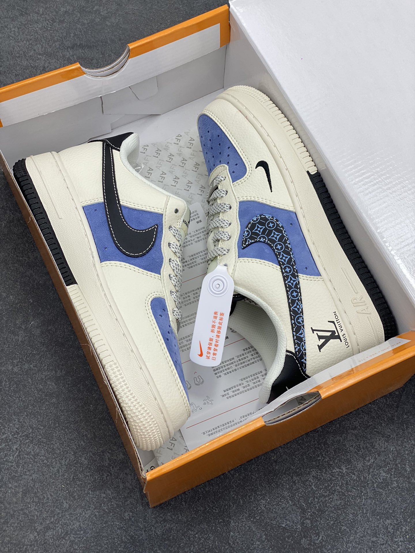 图片[9]-NIke Air Force 1 \’07 Low “LV联名——米白蓝黑”空军一号 低帮 运动鞋 休闲鞋 折边针车 工艺难度大 原楦头原纸板 原装鞋盒 定制五金配件 内置全掌气垫 原厂鞋底 货号：HS8068-049 尺码：36 36.5 37.5 38 38.5 39 40 40.5 41 42 42.5 43 44 44.5 45-选品中心