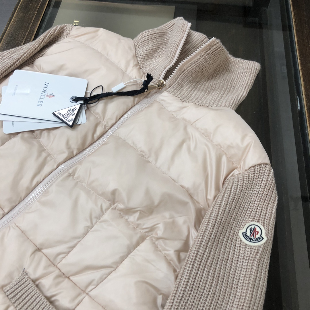 羽绒 ——————💜女款🆕🆕🆕MONCLER 蒙口 2025秋冬高端定制针织羽绒外套女装打造而成,触感极