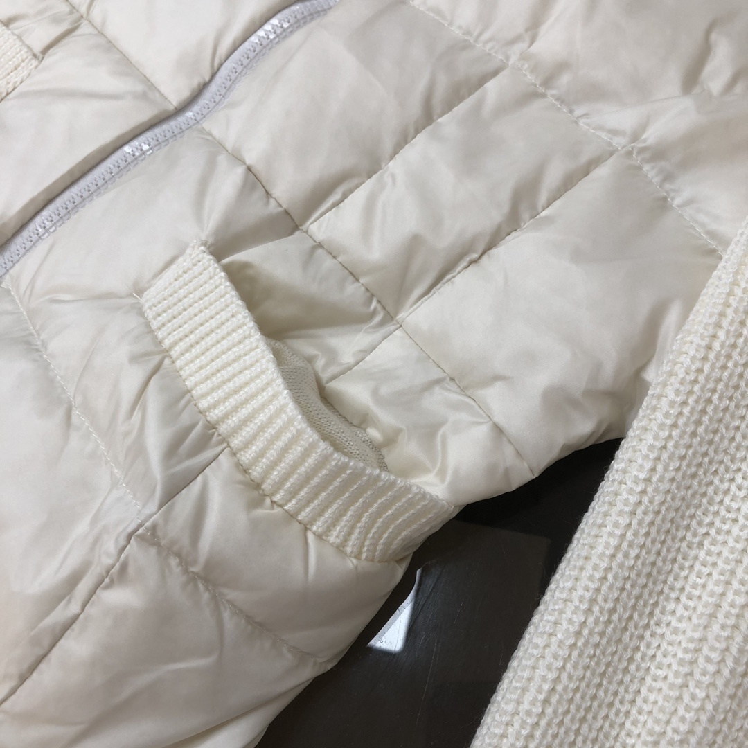 羽绒 ——————💛女款🆕🆕🆕MONCLER 蒙口 2025秋冬高端定制针织羽绒外套女装打造而成,触感极