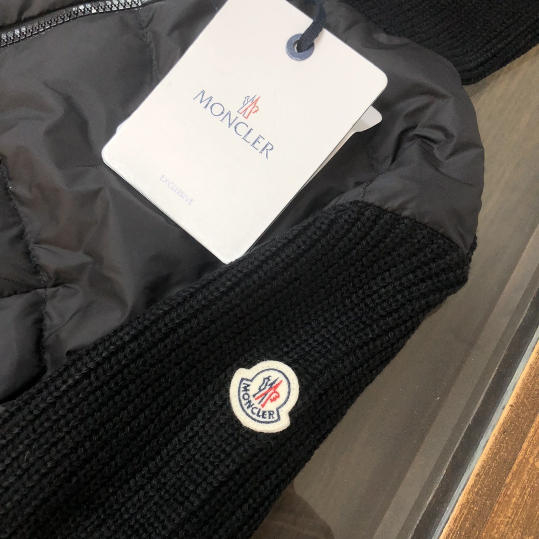 羽绒 ——————💚女款🆕🆕🆕MONCLER 蒙口 2025秋冬高端定制针织羽绒外套女装打造而成,触感极