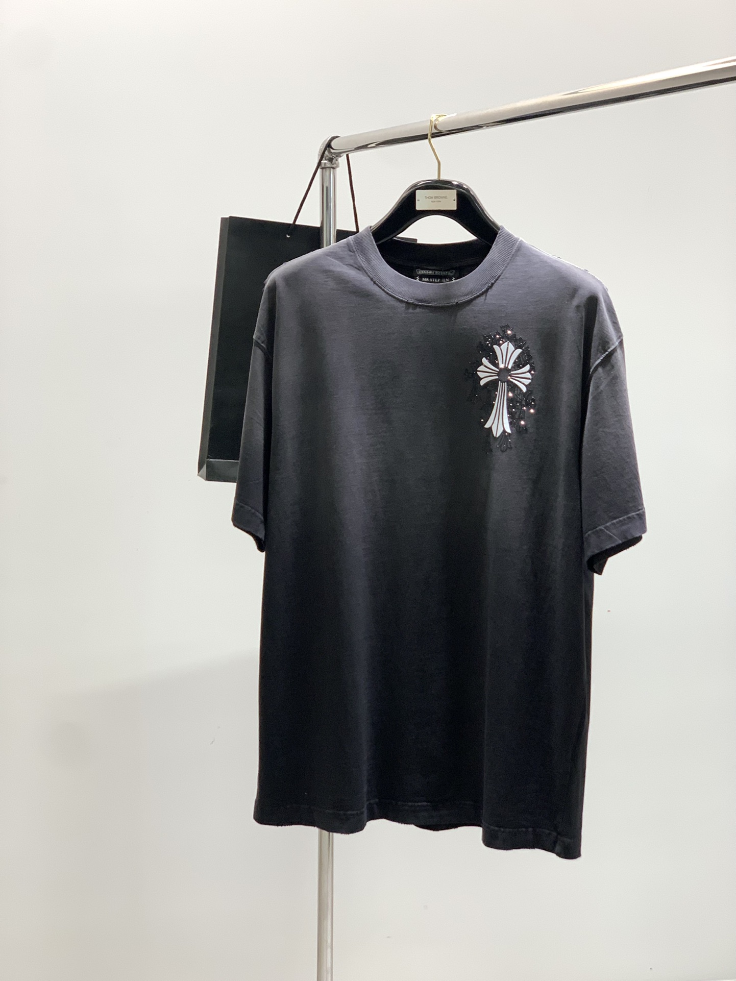 NO:469779,,Chrome Hearts, new summer products, special counters are available at the same time, original singles, fashionable and casual round neck short-sleeved T-shirt, using imported original fabric, top-grade printed craft letter pattern logo, unique design, counter looks, fashionable and handsome upper body, S-XXL, chrome hearts, chrome hearts, T-shirt, tees, t-shirt, alexander wang19860909,Chrome Hearts 克罗心,夏季新品,专柜同步有售,原单狠货,时尚休闲圆领短袖T恤,采用进口原版面料,顶级印花工艺字母图案logo,独特设计,专柜卖相,上身时尚帅气,码数S-XXL,,chrome hearts,chrome hearts,T-shirt,tees，t-shirt,alexander wang,Men's clothing