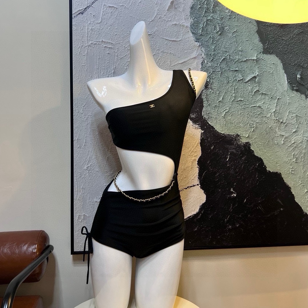  🆕
Chanel 香奈儿新款印花比基尼👙❤️😍🥰适合多种场景的游泳衣🏊‍♀️海边 游泳池 温泉 水上乐