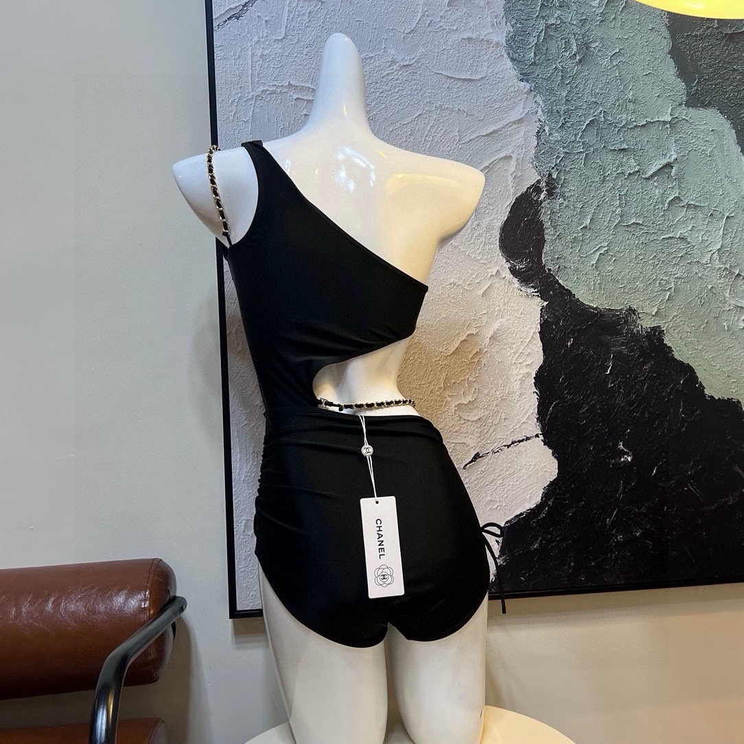  🆕
Chanel 香奈儿新款印花比基尼👙❤️😍🥰适合多种场景的游泳衣🏊‍♀️海边 游泳池 温泉 水上乐