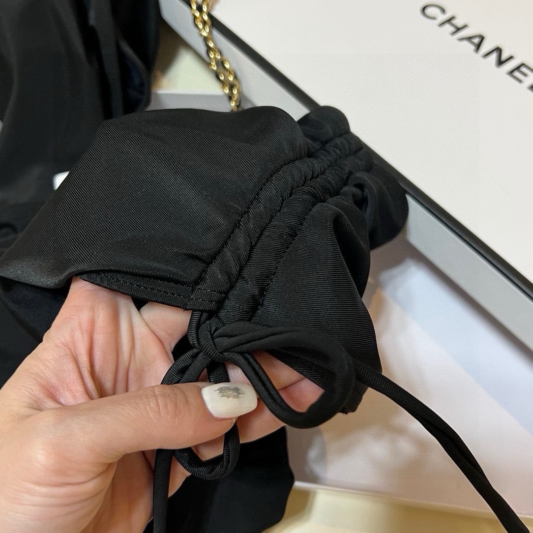  🆕
Chanel 香奈儿新款印花比基尼👙❤️😍🥰适合多种场景的游泳衣🏊‍♀️海边 游泳池 温泉 水上乐
