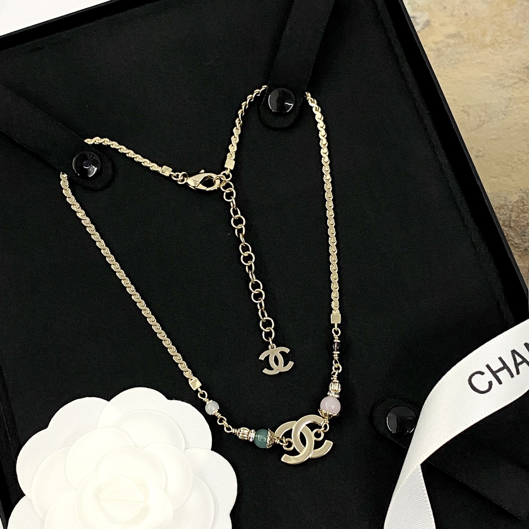 【今日新款】编码N1098   
🛍香奈儿项链热销🔥爆上新🆕🆕🆕
😎CHAN 25  彩色水晶双Ｃ项链c