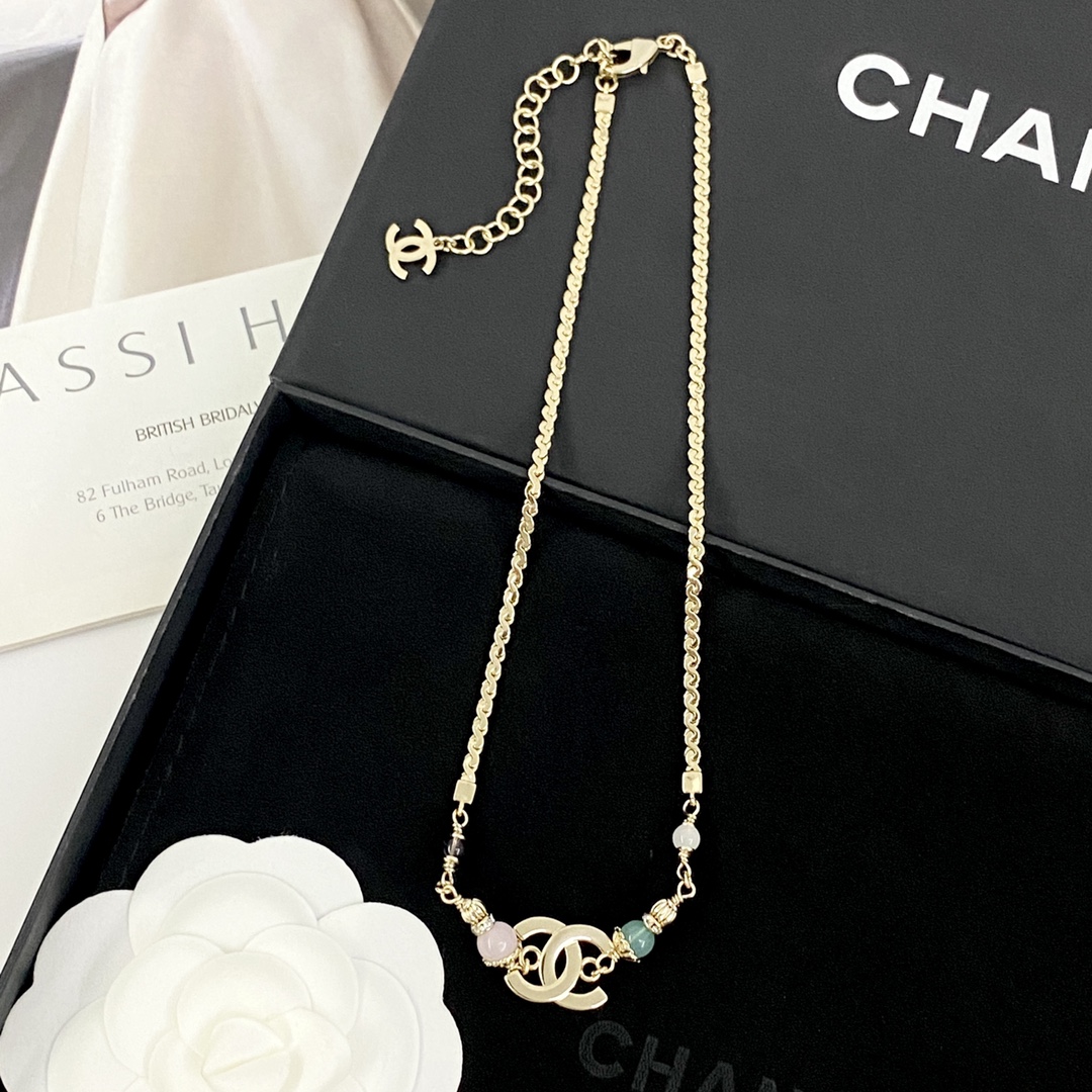 【今日新款】编码N1098   
🛍香奈儿项链热销🔥爆上新🆕🆕🆕
😎CHAN 25  彩色水晶双Ｃ项链c
