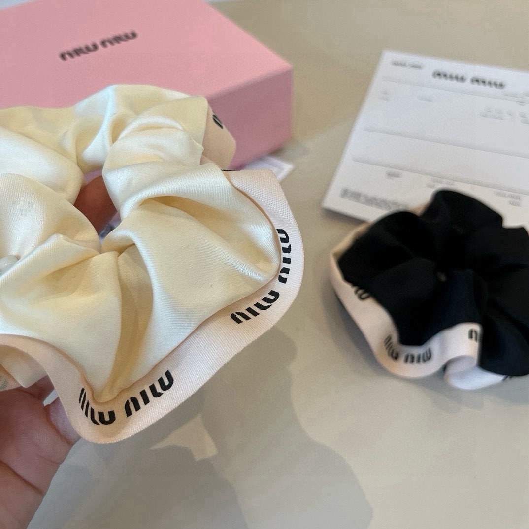 🆕

miumiu缪缪新款发圈