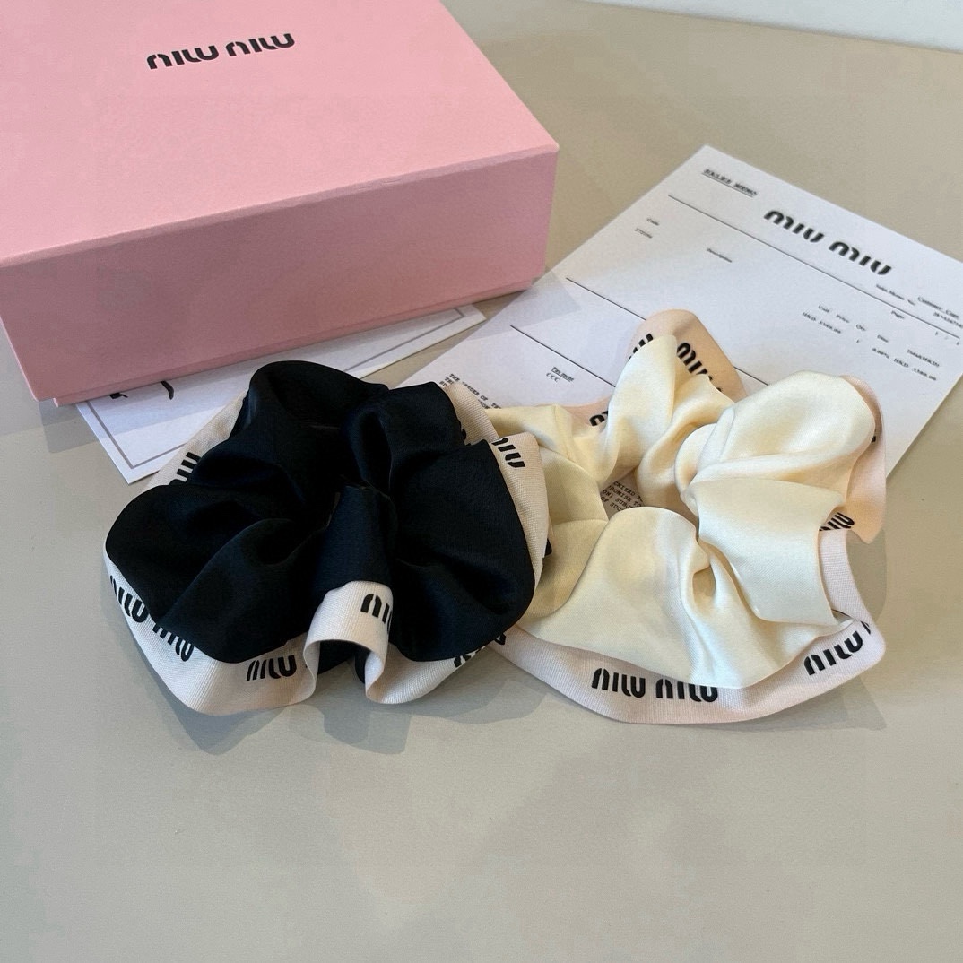 🆕

miumiu缪缪新款发圈