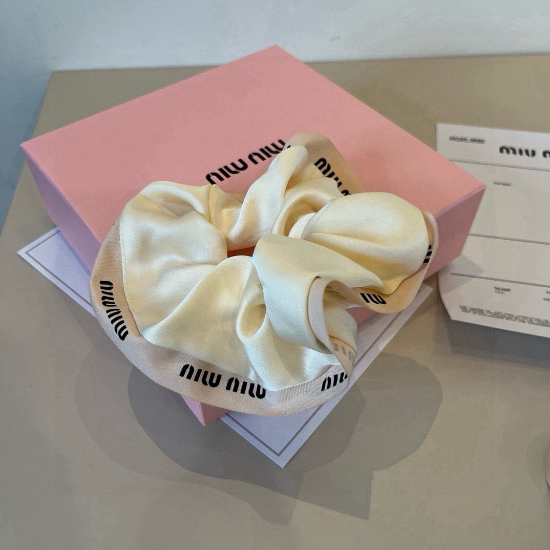 🆕

miumiu缪缪新款发圈
