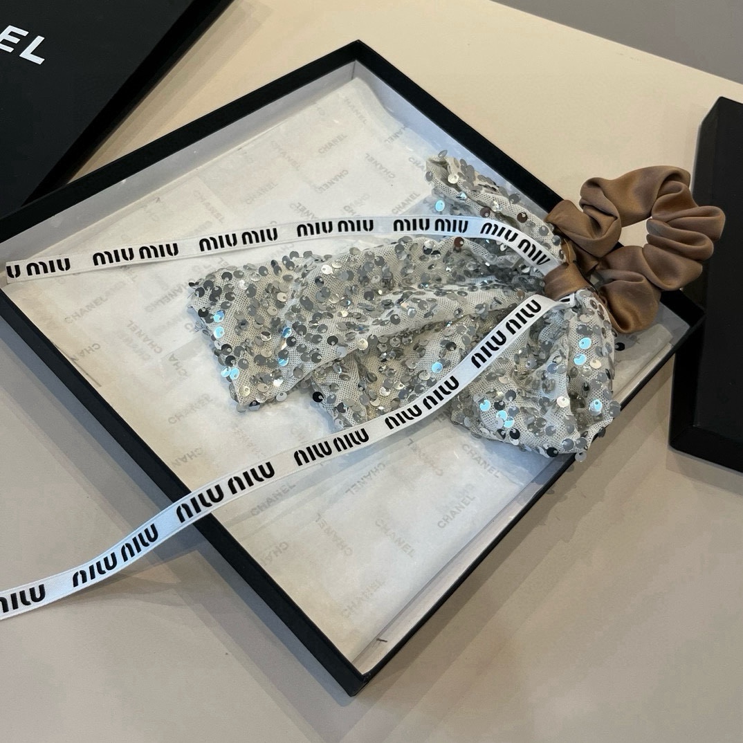 🆕

缪缪miumiu蝴蝶结发圈