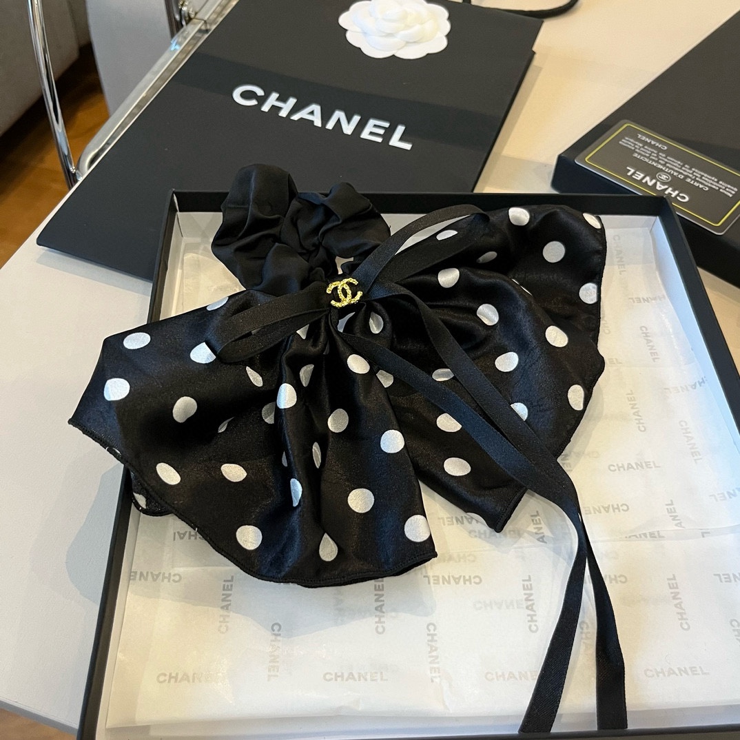 🆕

Chanel香奈儿高级发圈，带手工钉珠