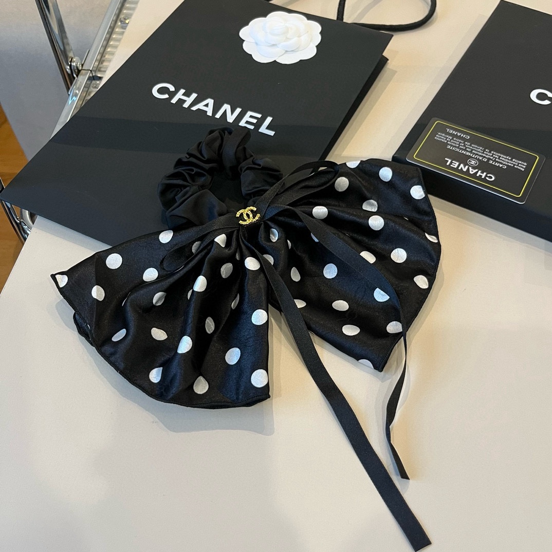 🆕

Chanel香奈儿高级发圈，带手工钉珠