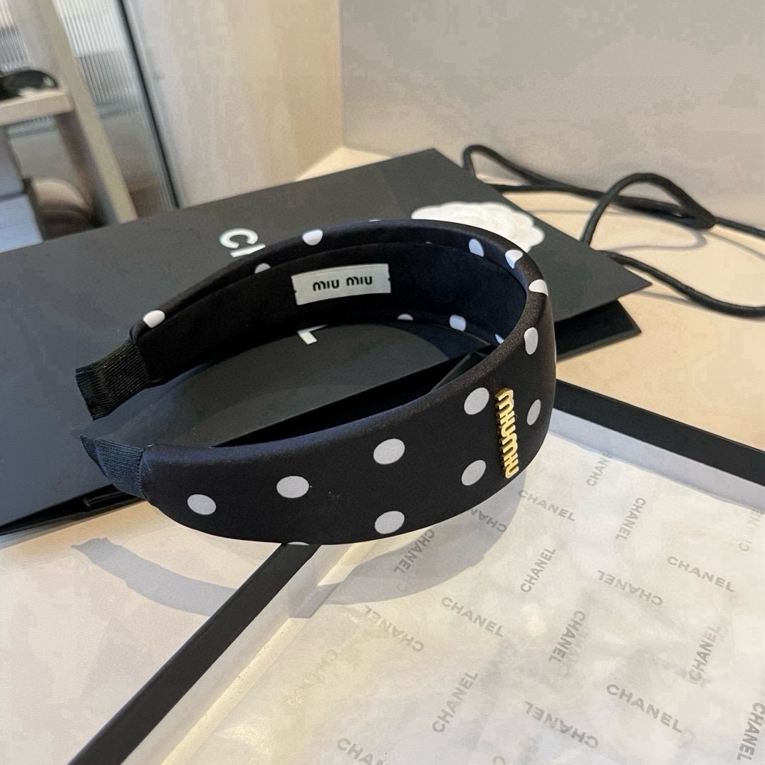 🆕

miumiu缪缪新款发箍