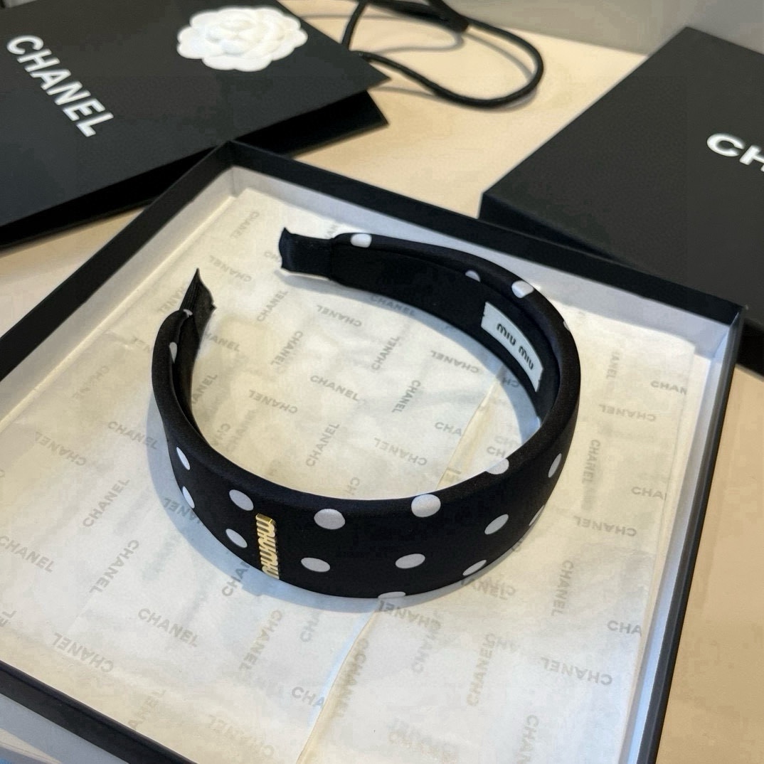 🆕

miumiu缪缪新款发箍