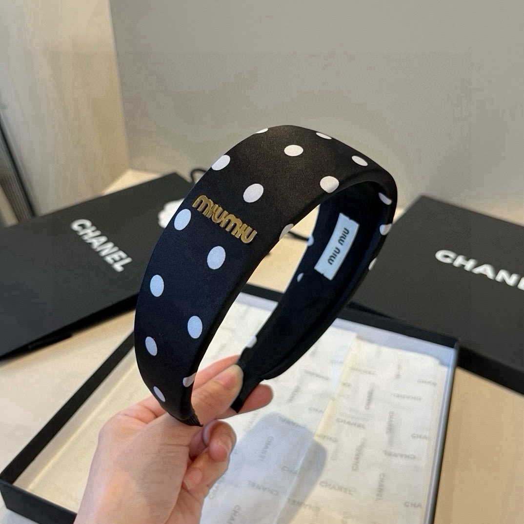 🆕

miumiu缪缪新款发箍