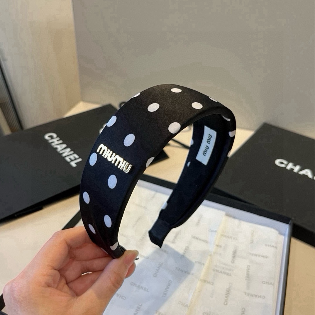 🆕

miumiu缪缪新款发箍
