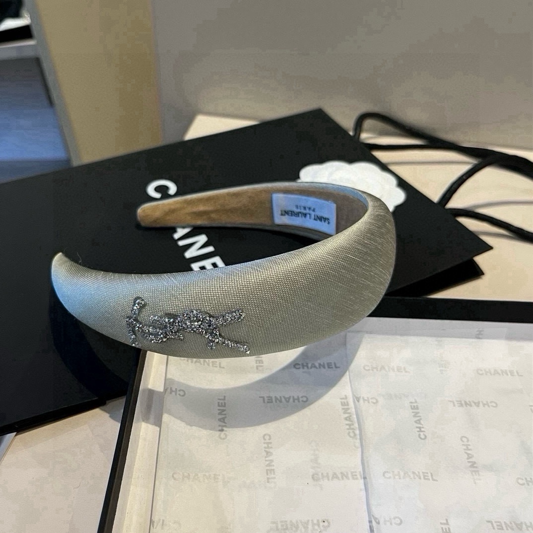 🆕

YSL圣罗兰新款发箍