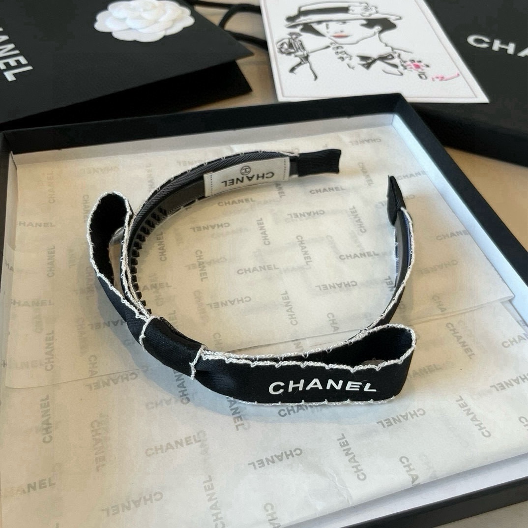 🆕

Chanel香奈儿经典蝴蝶结发箍，黑 白两色